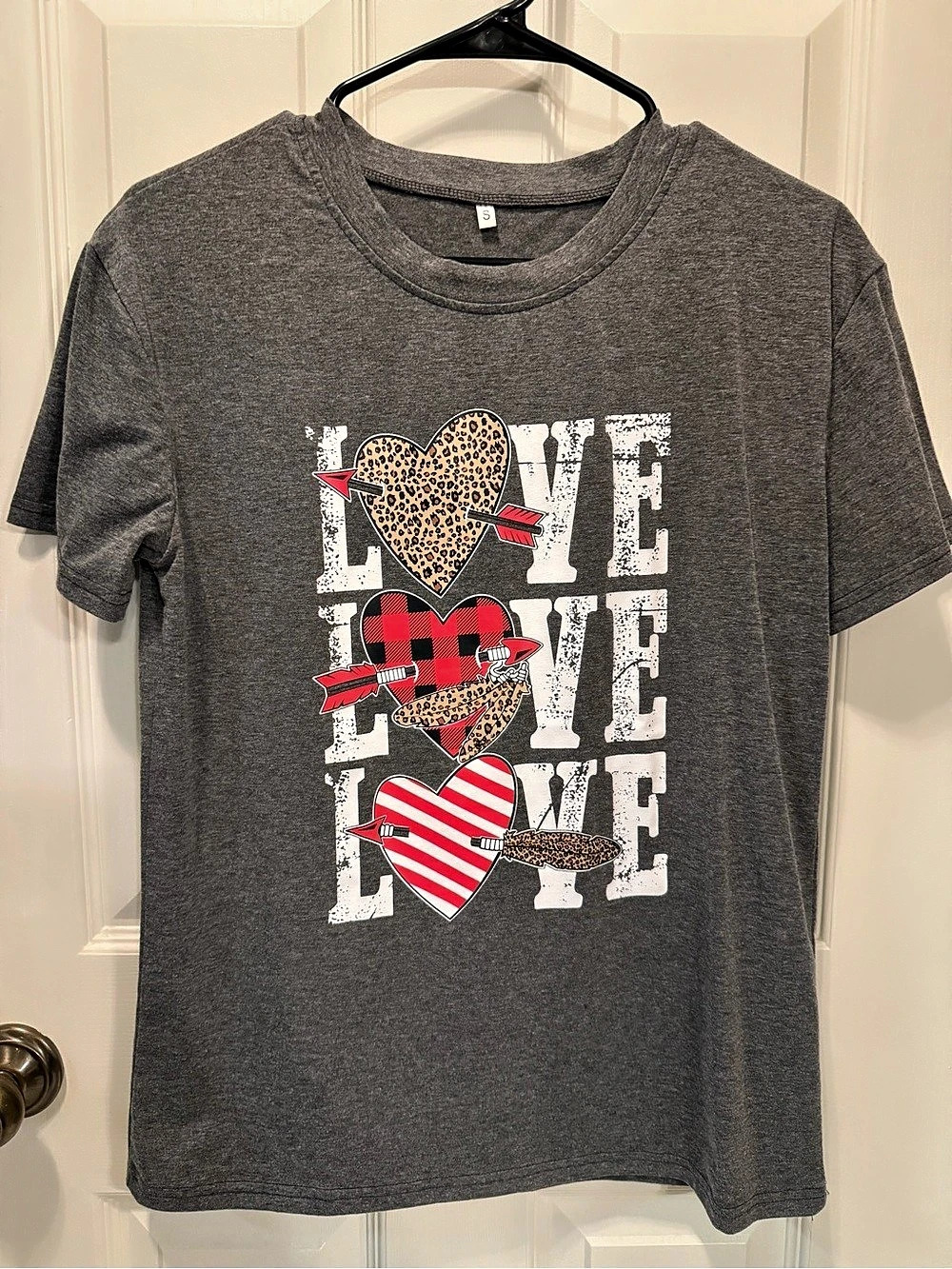 Graphic Heart LOVE Short Sleeve Tee